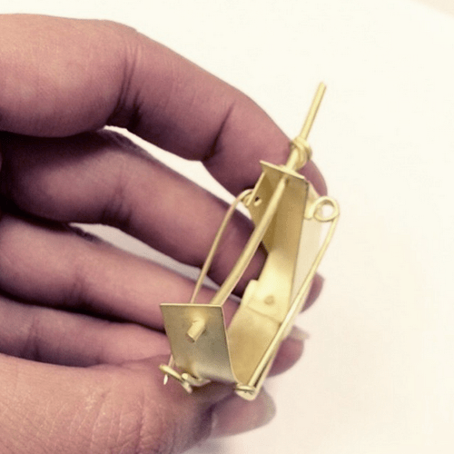 Avant (double brooch), 18k gold, 2015